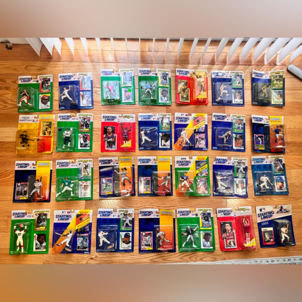 28 staring lineup figures